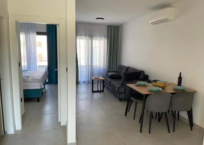 Sea I - Modern With Pool - 30 Meters From The Slatine